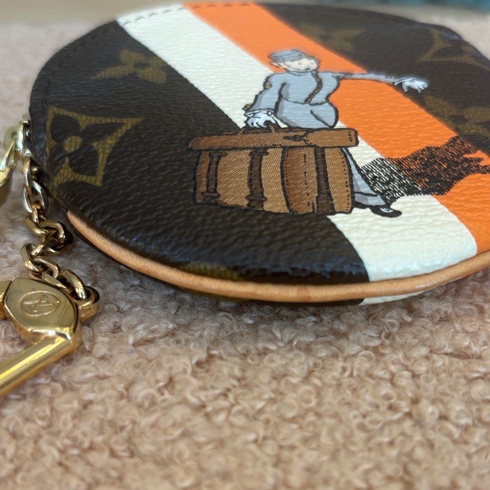 Louis Vuitton Groom Monogram Round Coin Pouch with Orange & Cream Stripes - Picture 9 of 9